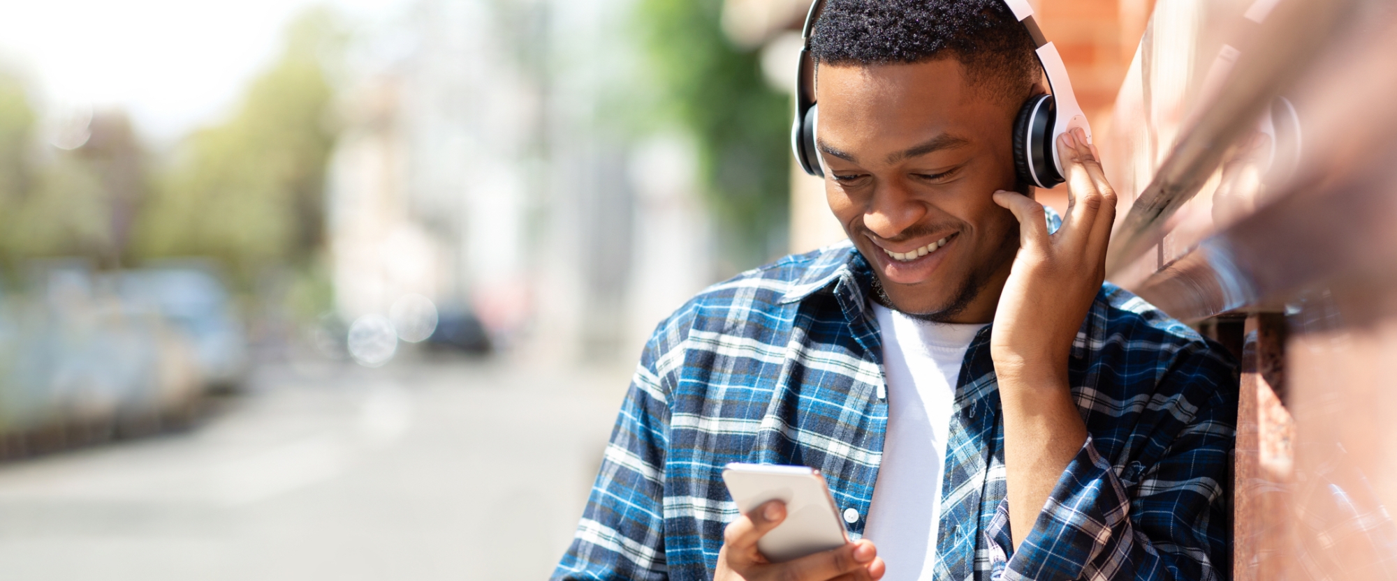 5 Must-Listen Podcasts That'll Inspire You to Be a Better Leader